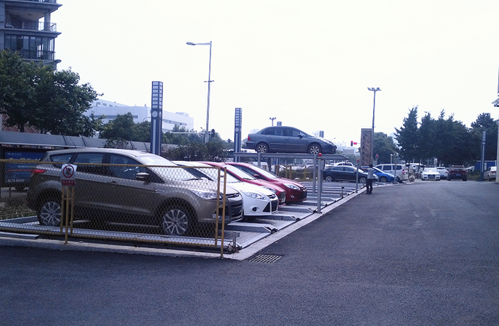 半地下車庫三層停車位-簡易升降式 半地下車庫三層停車位-簡易升降式